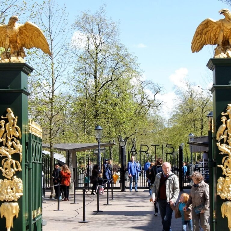 Entree van ARTIS in Amsterdam