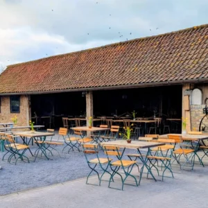 Terras bij ’t Kakelend Kippenmuseum